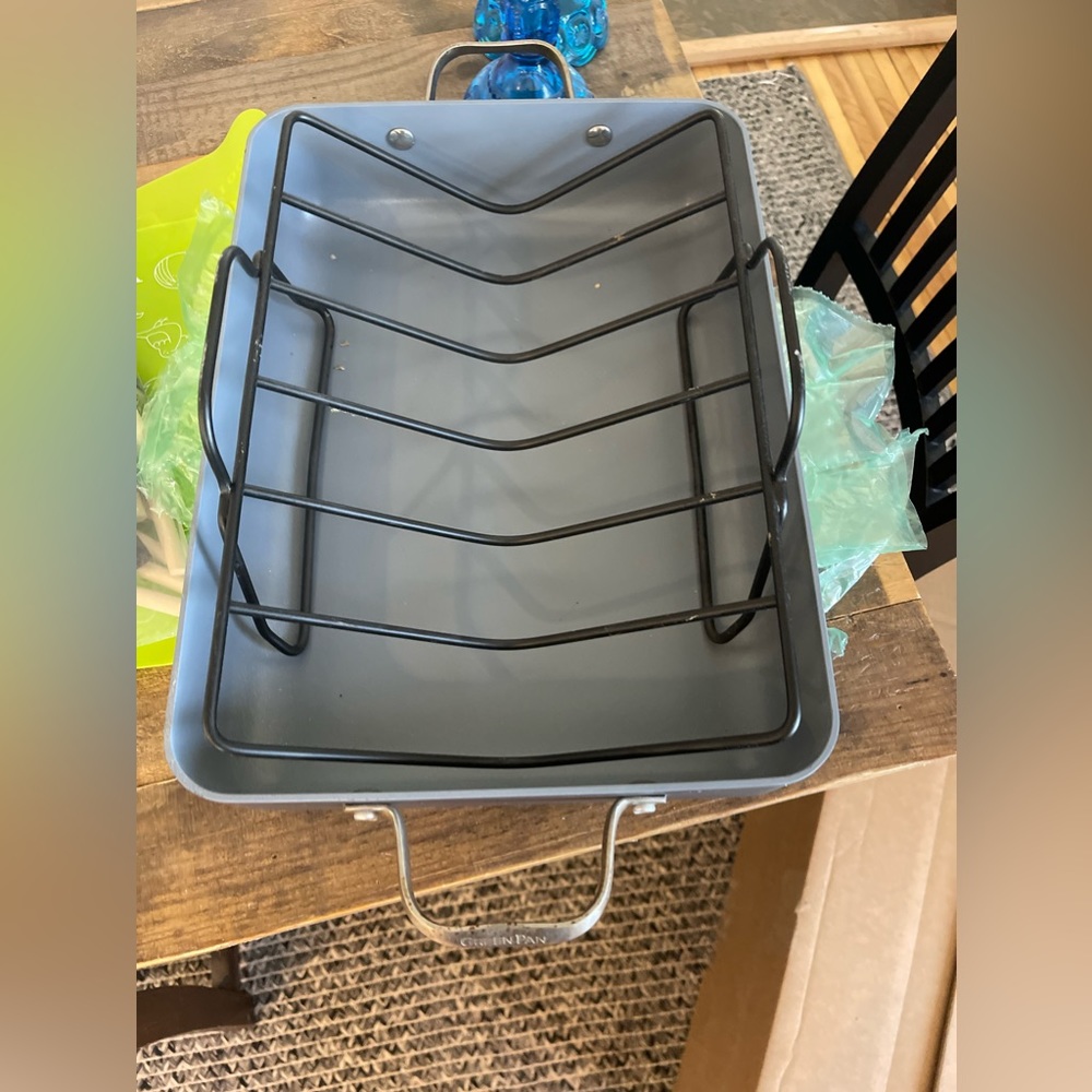 Roasting pan